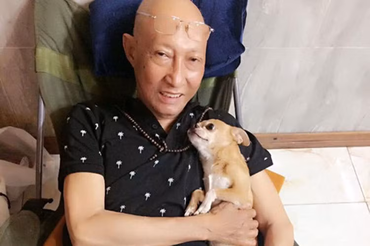 Khi nghệ sĩ Lê Bình bị ung thư, các nghệ sĩ chung tay kêu gọi quyên góp để ông có thêm kinh phí điều trị, cho thấy tình nghệ sĩ chưa bao giờ tắt.