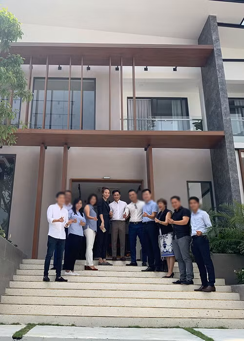 Đàm Thu Trang được cho là xứng với Cường Đô la. Cô không chỉ xinh đẹp mà còn giỏi giang, hỗ trợ Cường Đô la trong công việc.