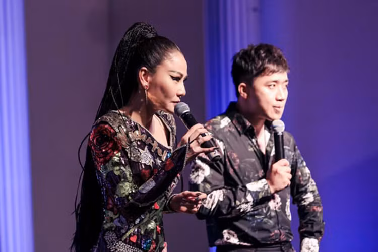 Thông qua MV, Thu Minh mong muốn cổ vũ, động viên mọi người hãy tự tin là chính mình để sống một cuộc sống thật vui vẻ dù bạn là ai, ngoại hình bạn thế nào, cuộc sống bạn ra sao. Ảnh: VTC