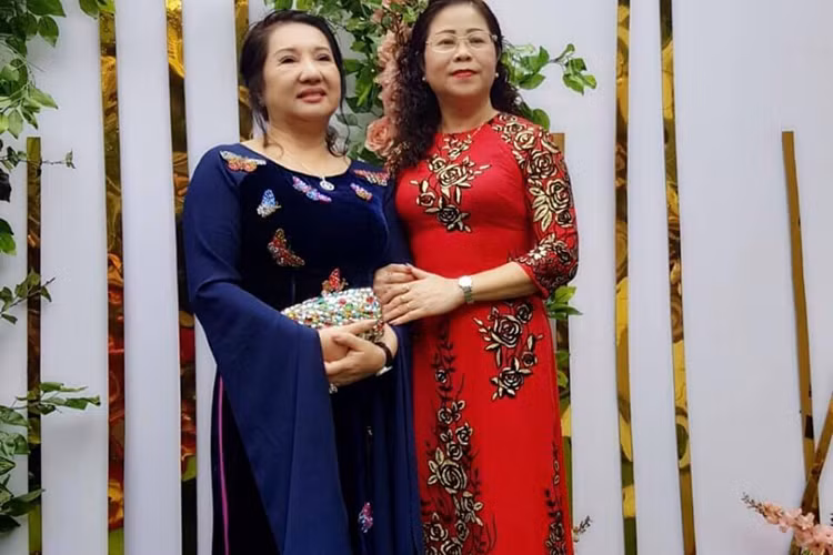Mẹ của Đàm Thu Trang gần đây đã tấm tắc khen mẹ của Cường Đô la đẹp.