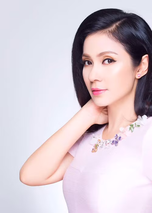Việt Trinh cũng đưa ra quyết định dũng cảm là hiến tạng. Lý do nữ diễn viên chấp nhận hiến một phần cơ thể sau khi mất là bởi cô xúc động khi được nghe câu chuyện nghệ sĩ Minh Vương được cứu sống từ quả thận của một người xa lạ.