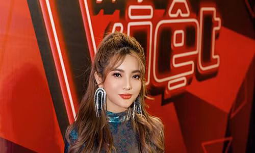 On ao Bao Yen Rosie to Giong hat Viet dan dung: Loi ca doi ben?