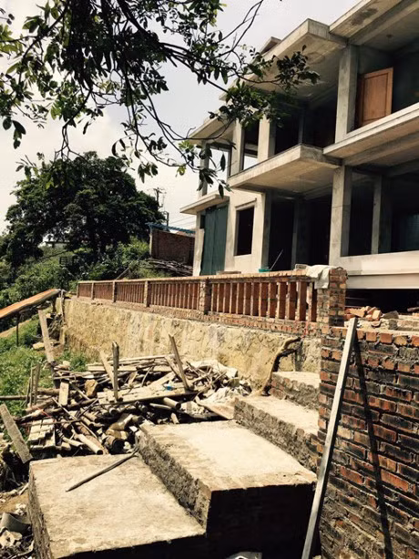 Ngoài căn penthouse ở TP HCM, Hoàng Thuỳ Linh còn xây nhà cho bố mẹ ở thị trấn sương mù Tam Đảo - Vĩnh Phúc.