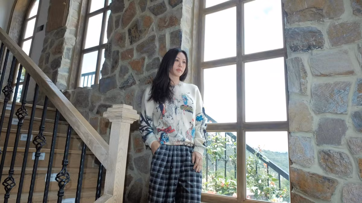 Một góc cầu thang lối lên tầng 1.