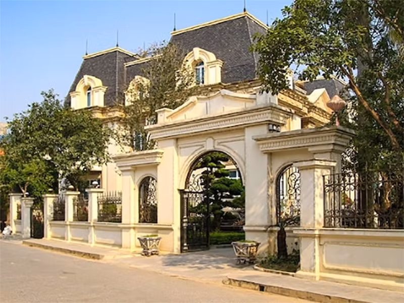 Người dân làng Mẹo ai cũng có thú chơi cây cảnh, xây mồ mả, chăm chút cho các đền thờ... Ảnh: Internet