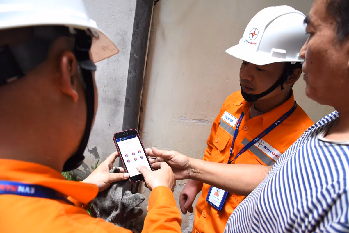 Tổng công ty Điện lực Hà Nội (EVN Hà Nội) vừa thông báo về lịch cắt điện tại các quận, huyện ngày 26/5. Ảnh: EVN