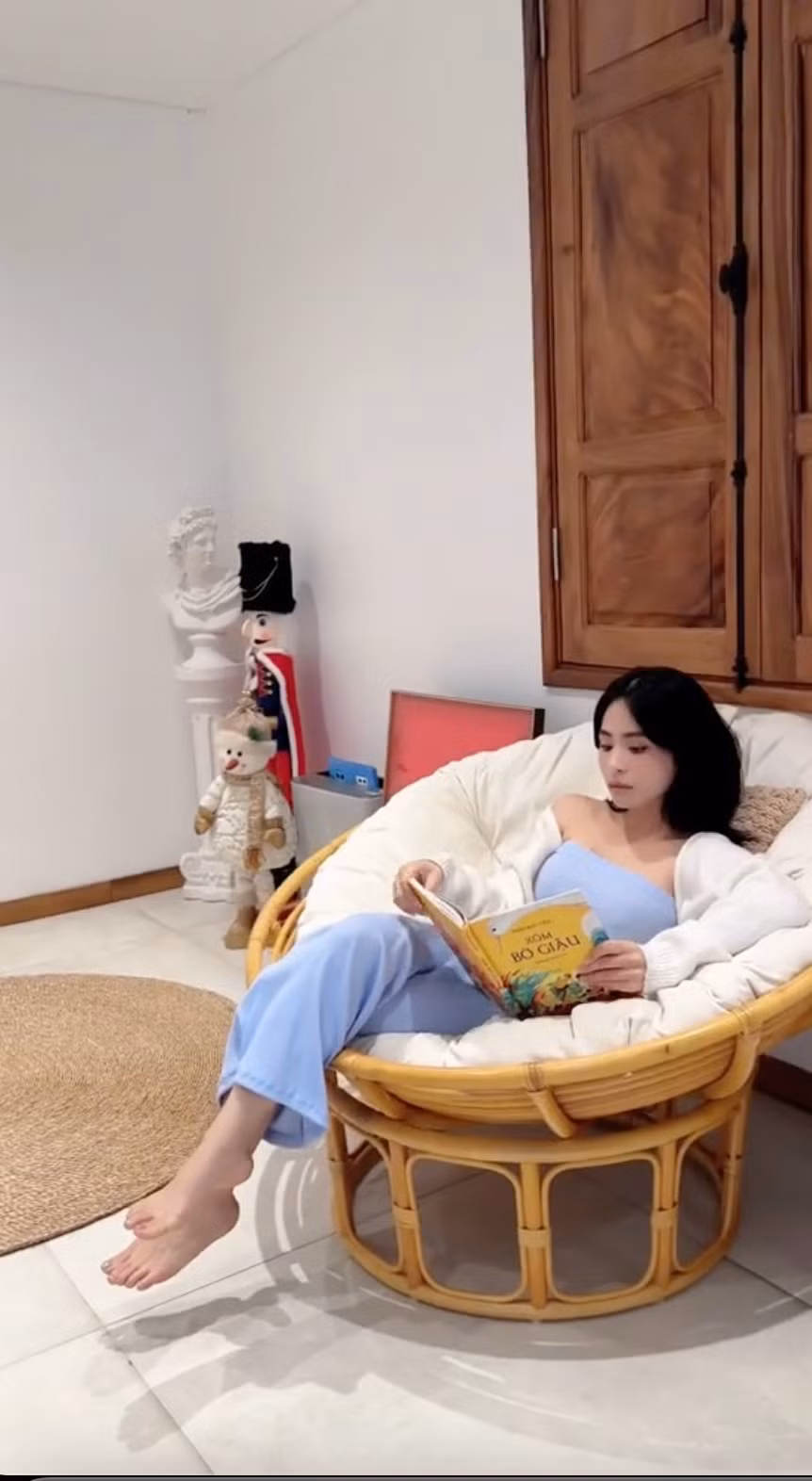 Do thích trải nghiệm cuộc sống trong khu nghỉ dưỡng nên vợ chồng ca nương Kiều Anh đã xây nhà mang lại cảm giác "chill chill" như ở resort.