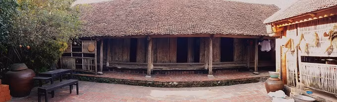 Nhà xây theo kiến trúc 5 gian. Ba gian giữa thờ cúng tổ tiên, 2 gian ngoài hai bên để ở. Ảnh: Vietnamnet