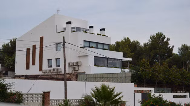 Biệt thự của Messi thuộc dạng “đắt đỏ” nhất tại khu vực Castelldefels, sát bờ biển Địa Trung Hải.