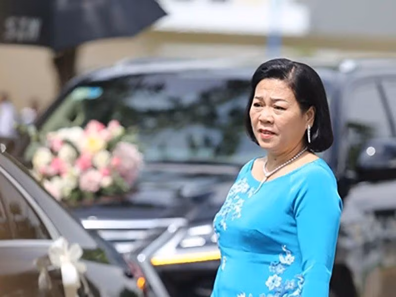 Gây dựng sự nghiệp từ hai bàn tay trắng, bà Dương Thanh Thủy khiến nhiều người ngưỡng mộ. Từ năm 2015, bà dần chuyển giao quyền lực và trọng trách gánh vác tập đoàn cho con trai cả là doanh nhân Nguyễn Trung Tín. Ảnh: Internet