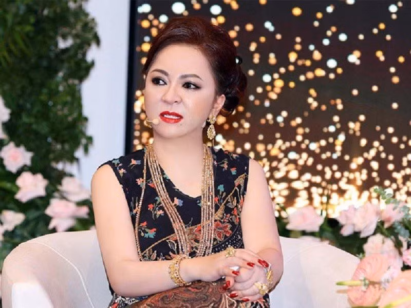 Nhờ sở hữu hàng loạt dự án giá trị, khối tài sản của vợ chồng bà Phương Hằng - đại gia Huỳnh Uy Dũng không ngừng tăng lên. Trên sóng những livestream, bà Phương Hằng thường khoe bản thân có khối tài sản cực "khủng". Ảnh: Người đưa tin