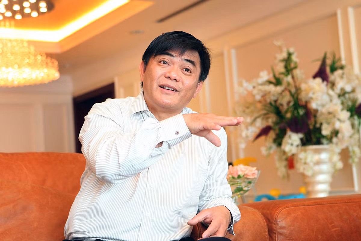 Ít ai biết, trước khi gặt hái thành công trong lĩnh vực bất động sản, đại gia "Đường bia" từng đạp xích lô chở bia thuê cho hợp tác xã vận chuyển bia của công ty Bia Hà Nội. Ảnh: Baodautu