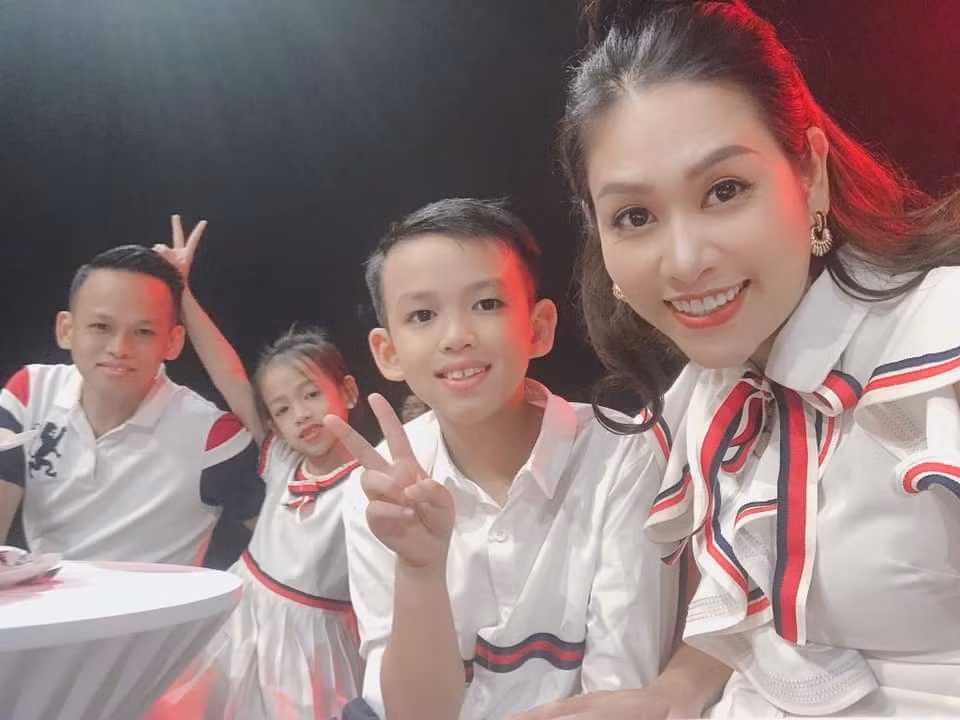 Cả gia đình nữ diễn viên đều hài lòng với ngôi nhà mới này. Ảnh: FBNV