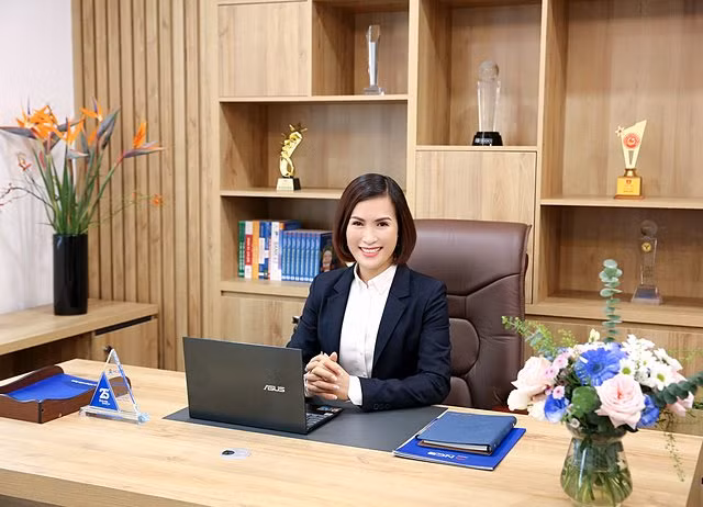Tân Chủ tịch Eximbank và những nữ tướng tài sắc ngành ngân hàng - Hình 3 Tan Chu tich Eximbank va nhung nu tuong tai sac nganh ngan hang-Hinh-3