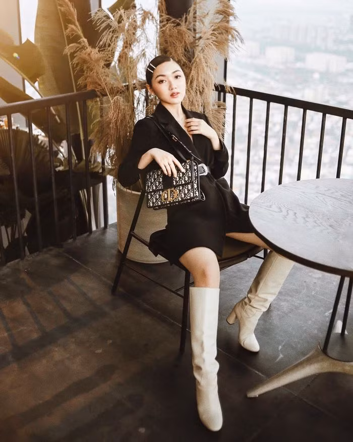 Cộng đồng mạng không khỏi trầm trồ và ngưỡng mộ màn mua sắm "nhanh như chớp" của Chloe Nguyễn. Nguồn ảnh: FBNV