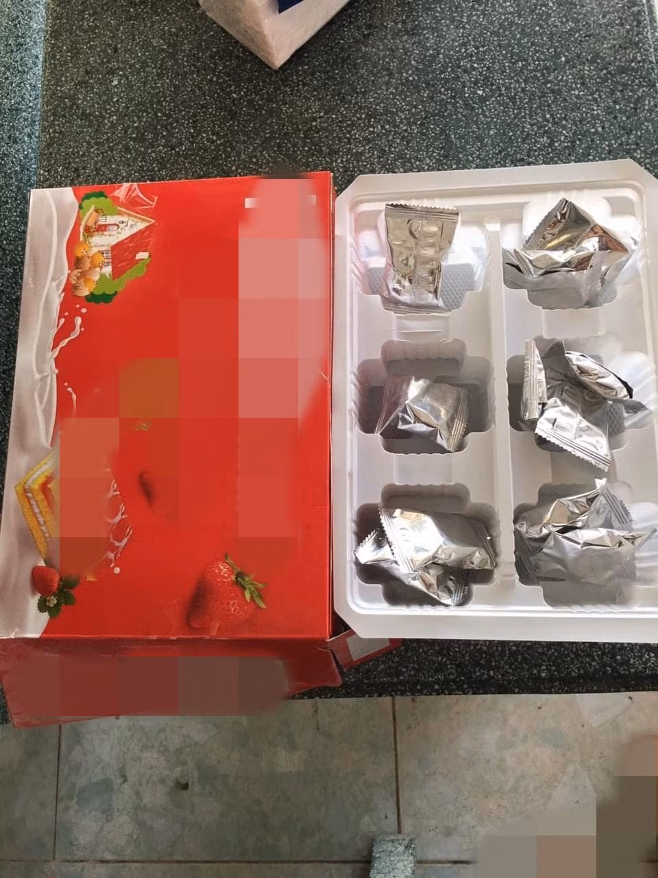 Để xảy ra tình trạng trên, hầu hết là do người mua có phần chủ quan khi mua hàng, đa số mua qua kênh online hoặc mua trên các tiệm tạp hóa ven đường, không biết rõ nguồn gốc. Ảnh: Facebook