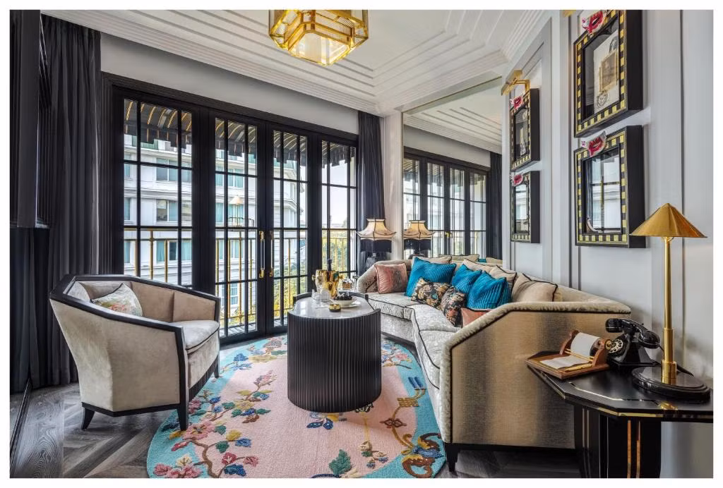 Một số phòng được bố trí khu vực bếp ăn với minibar. Ảnh: Booking