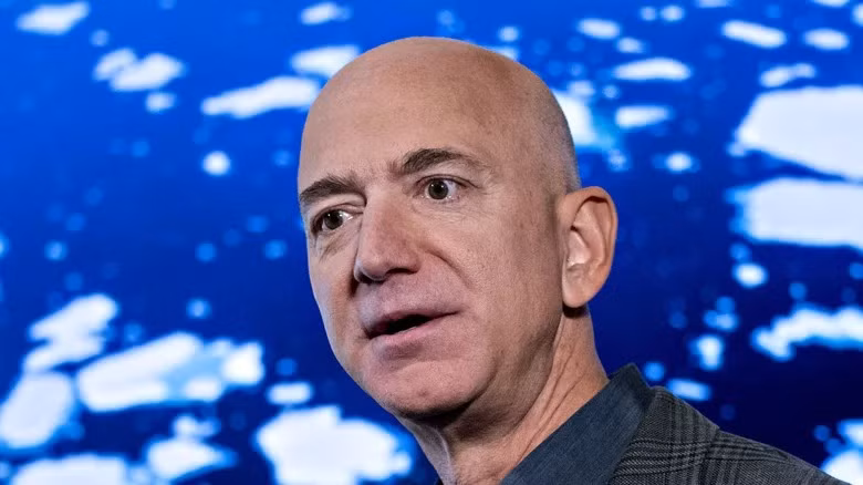Tháng 7/2018, Jeff Bezos mua một biệt thự trị giá 12,9 triệu USD nằm ngay sau một biệt thự khác ở Beverly Hills của ông. Bật động sản rộng hơn 400m2 gồm 4 phòng ngủ và 6 phòng tắm. Ảnh: Getty
