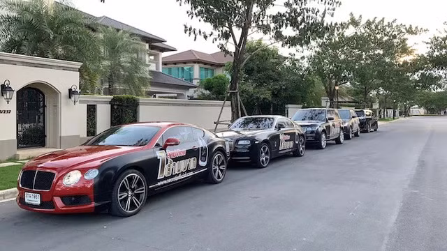 Dàn siêu xe gây choáng của vợ chồng Angela Chu. Ảnh: FBNV