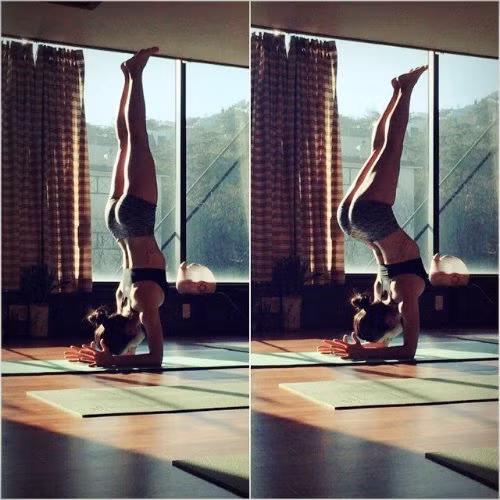 Cô nàng thường xuyên tập các động tác yoga khó.