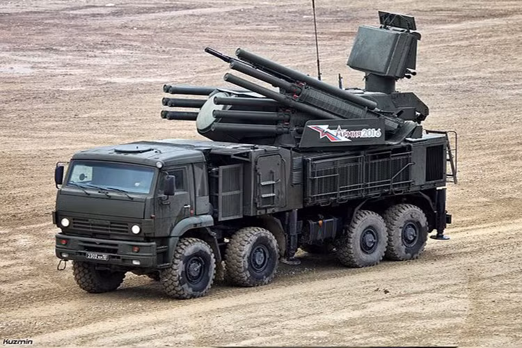 Việc Nga bất ngờ triển khai Pantsir-S1 cùng với S-400 cho thấy đây là cặp vũ khí kết hợp với nhau có thể làm cho máy bay chiến đấu đối phương bị tiêu diệt ngay một khi lọt vào tầm ngắm của chúng.