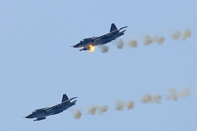 Tai sao My khiep so "xe tang bay" Su-25 Nga o Syria?