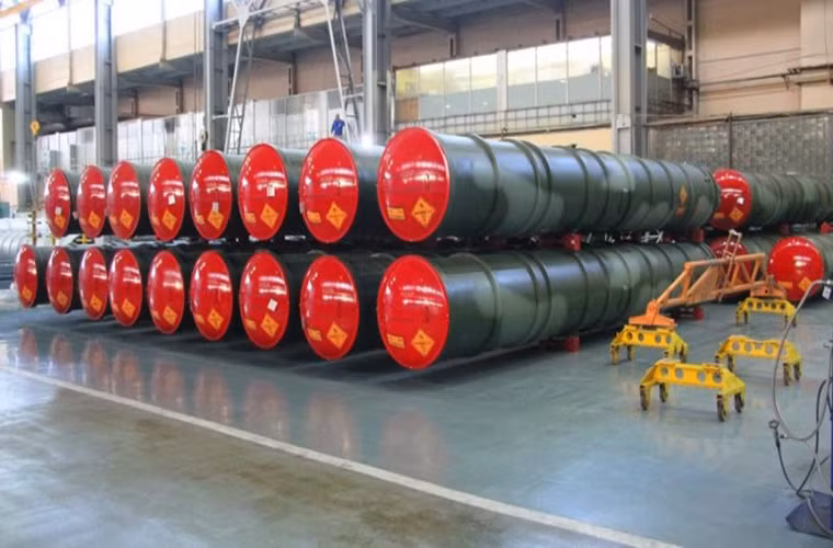 Bên cạnh việc phục vụ thị trường trong nước, nhà mày Avangard còn thực hiện cả các hợp đồng cung cấp đạn tên lửa của các tổ hợp S-300 dành cho xuất khẩu và nhiều khả năng đạn tên lửa S-300PMU-1 mà Việt Nam đang sử dụng cũng do Avangard chế tạo. Nguồn ảnh: arms-expo.