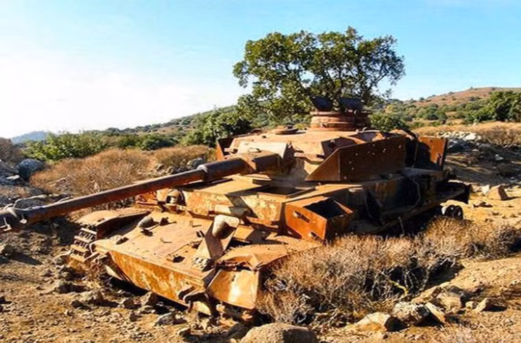 Chiếc tăng hạng nặng PzKpfw IV của Đức nằm tại cao nguyên Golan.