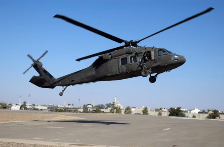 Black Hawk có thể đạt tốc độ tối đa 295 km/h, tốc độ hành trình 278 km/h. Phạm vi hoạt động tối đa của Black Hawk lên tới 2.200km. Nguồn ảnh: Quân đội Mỹ.