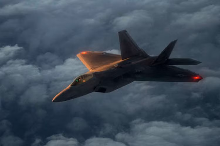 Vì thế Mỹ có lý do để lo ngại các hệ thống này tuy không làm khó cho F-22 nhưng lại làm khó cho nhóm máy bay tấn công kế tiếp như F-15E, F-16, F-18E/F, B-1B.