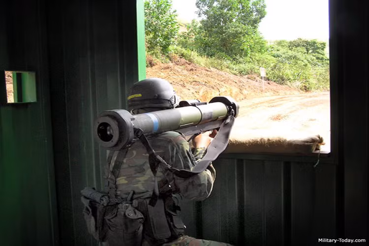 Tầm bắn 500m, Matador được ứng dụng hệ thống động cơ phản lực kiểu mới nhằm tăng khả năng trúng đích của đạn, đầu đạn không bị ảnh hưởng bởi sức gió (xạ thủ không cần phải tính độ lệch của đạn).