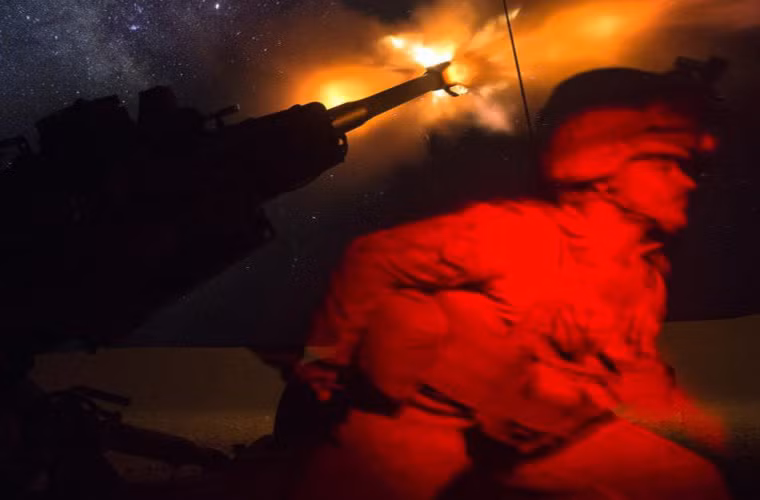 M777 là lựu pháo chủ lực của USMC và lục quân Mỹ từ năm 2005, được tập đoàn BAE Systems của Anh phát triển nhằm thay thế mẫu M198 trước đó.