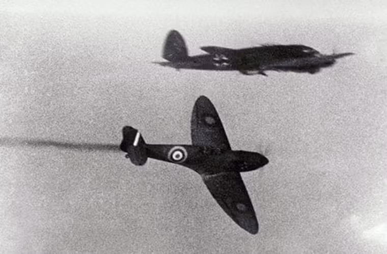 Còn những chiếc tiêm kích Messerschmitt Bf 109 làm nhiệm vụ hộ tống của Luftwaffe có thiết kế khá hơn nhưng về sau cũng dần bị các dòng tiêm kích hiện đại khác của Anh như Supermarine Spitfire đánh bại. Nguồn ảnh: The Telegraph.