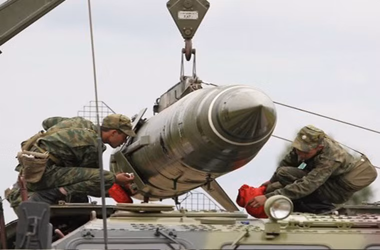 OTR-21 Tochka "Dấu chấm hết" là một tổ hợp tên lửa đường đạn chiến thuật tầm ngắn của Liên Xô. Mã định danh GRAU là 9K79; tên định danh NATO là SS-21 Scarab.