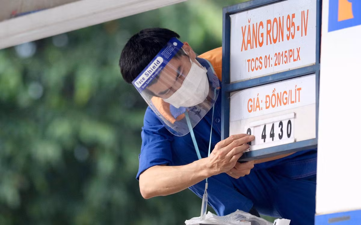 Từ 11/7/2022, chính thức giảm thuế bảo vệ môi trường với xăng dầu Tu 11/7/2022, chinh thuc giam thue bao ve moi truong voi xang dau