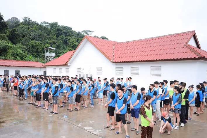 Đầu tháng 8/2024, Phòng cảnh sát hình sự Công an tỉnh Hà Tĩnh đã phối hợp Cục Cảnh sát phòng chống tội phạm mua bán người (Bộ Công an Lào), Công an Đặc khu kinh tế tại tỉnh Bò Kẹo; đại diện Cảnh sát Việt Nam tại Lào, Cục Cảnh sát hình sự, Bộ đội biên phòng Hà Tĩnh và các đơn vị nghiệp vụ khác triệt phá thành công tổ chức tội phạm hoạt động mua bán người, lừa đảo qua mạng với quy mô đặc biệt lớn.