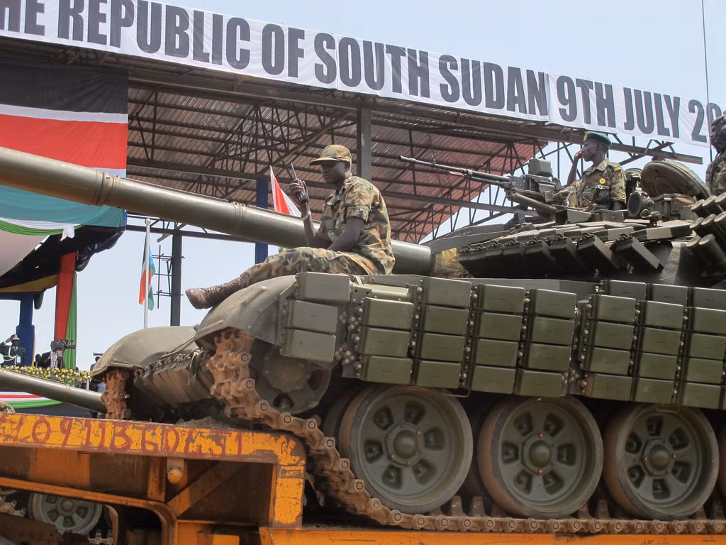 Ước tính số lượng T-72 trong Quân đội Sudan vào khoảng 360 chiếc, trong đó gồm hai phiên bản: T-72B (200) và T-72AV (160). Tất cả đều được trang bị giáp ERA Kontakt-1, pháo 125mm nạp đạn tự động. Nguồn ảnh: SkyscraperCity