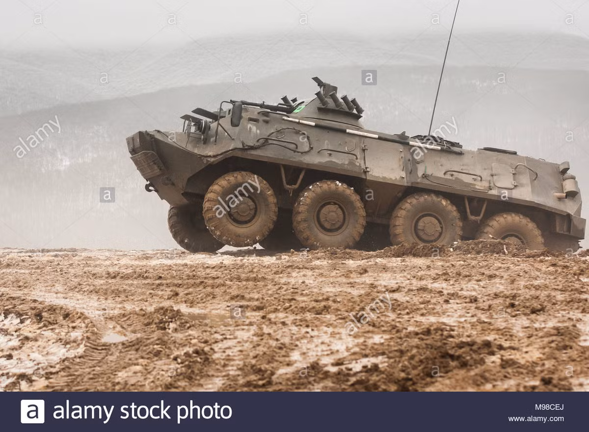Chương trình hiện đại BTR-60PB của Bulgaria chủ yếu cải thiện về động cơ (thay động cơ xăng bằng động cơ diesel có tuabin tăng áp chuẩn NATO); tháp pháo vẫn kiểu cũ nhưng bổ sung ống phóng lựu đạn khói MB; nâng cấp hệ thống điều khiển hỏa lực để tác chiến đêm; nâng cấp hệ thống phòng vệ chống xạ - sinh - hóa. Nguồn ảnh: alamy