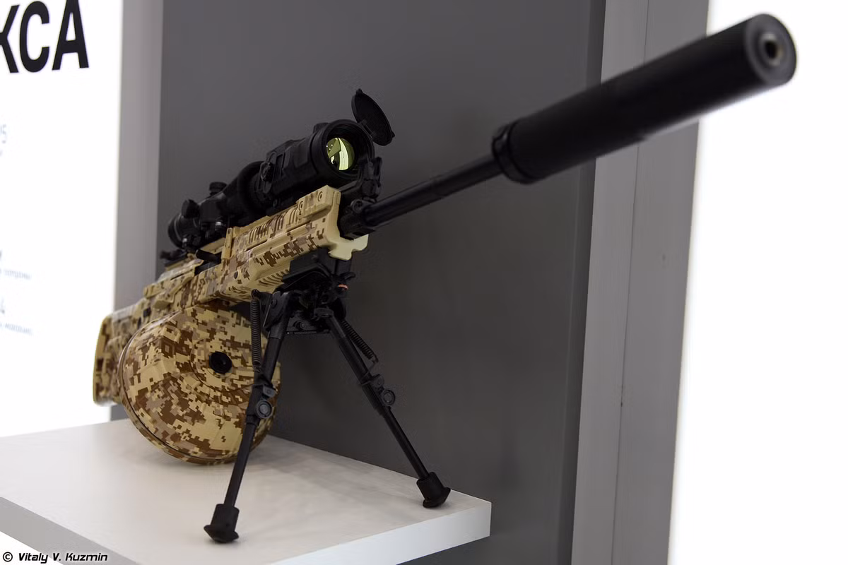 RPK-16 là phiên bản hiện đại hóa của trung liên RPK-74 - phiên bản của khẩu AK-74 dùng cho chi viện hỏa lực. Thiết kế của RPK-16 nhìn chung vẫn dựa trên RPK-74 nhưng tích hợp một loạt tính nặng hiện đại và tiện dụng hơn từ khẩu AK-12. Nguồn ảnh: Vitaly-Kuzmin
