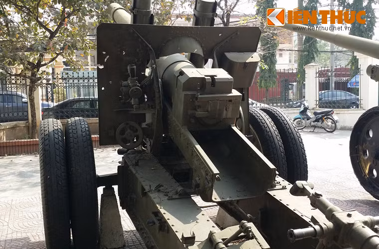 ML-20 có thể bắn những viên đạn trái phá nặng 40-50kg đi xa 17km, tốc độ bắn 3-4 phát/phút.
