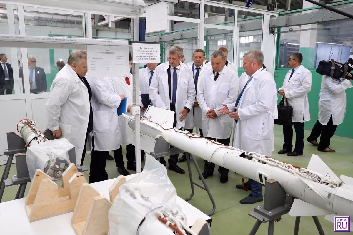 Tên lửa R-74 có thể tiêu diệt mục tiêu ở độ cao chỉ từ 20m tới 20km. Nguồn ảnh: Russia 1
