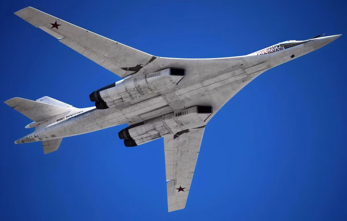Theo đó, mỗi máy bay Tu-160 đã di chuyển quãng đường hơn 6.000 km trong vòng hơn 8 giờ, trước khi hạ cánh xuống Anadyr - địa điểm cách không xa biên giới Mỹ. Nguồn ảnh: Wikipedia