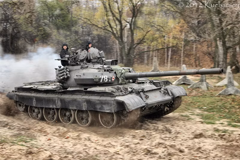Ngoài Pakistan, Campuchia được cho là vị khách thứ 2 của lô T-55 “khổng lồ” từ Serbia. Các nguồn tin khẳng định Campuchia đã mua ít nhất 50 chiếc T-55A với giá cả phải chăng vào năm 2010. Nguồn ảnh: Kucharscy