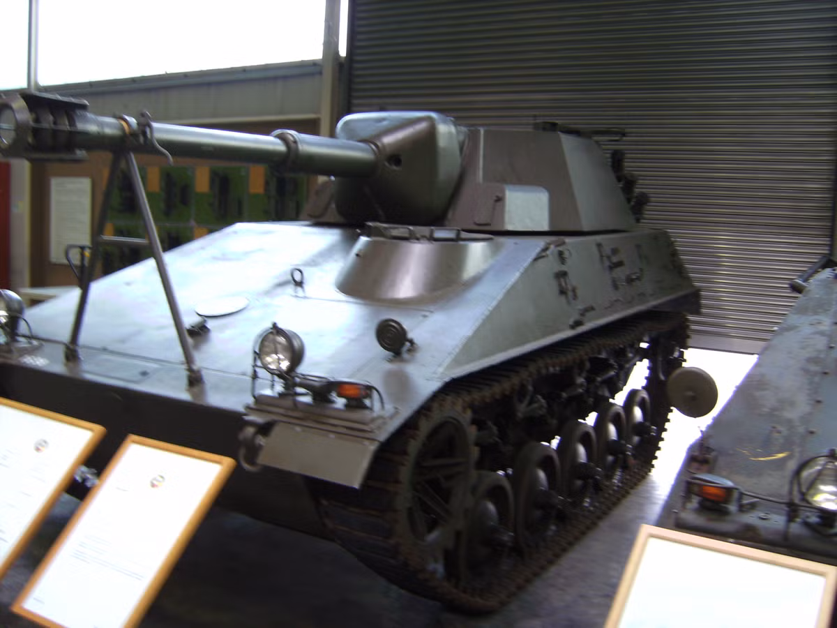 Phiên bản xe tăng hạng nhẹ Spähpanzer SP I.C với tháp pháo 90mm góc quay hạn chế sang hai bên. Tuy nhiên mẫu này chỉ mang tính thử nghiệm, không được sản xuất hàng loạt. Nguồn ảnh: Wikipedia