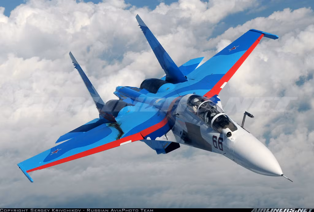 Su-30K vốn là phiên bản xuất khẩu đầu tiên của dòng máy bay Su-30 được phát triển từ mẫu Su-27UB. Trang bị của chúng là không rõ ràng nhưng có lẽ không thể bằng phiên bản MK hay MK2 sau này. Nguồn ảnh: Airliners.net