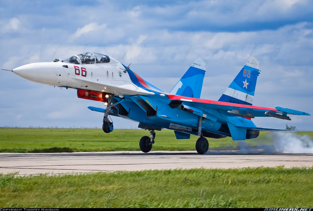 Cùng với máy bay Su-30K "mới tinh", Không quân Angola cũng nhận được hệ thống huấn luyện mô phỏng từ Belarus. Nguồn ảnh: Airliners.net