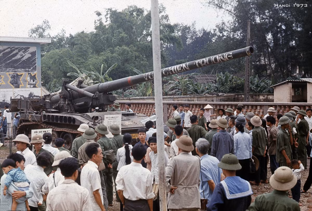 Ngay cả tới “Vua chiến trường” M107 175 cũng không giúp quân địch giành thắng lợi và phải chịu “kéo về” Hà Nội trưng bày. Nguồn ảnh: Flick Manh Hai