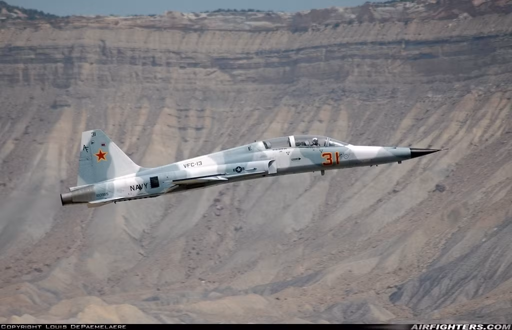 F-5B và F-5F đều là phiên bản tiêm kích đánh chặn hạng nhẹ 2 chỗ ngồi của dòng máy bay F-5 mà Mỹ từng bán số lượng rất lớn cho Iran từ những năm 1970. Loại này có thể dùng cho cả nhiệm vụ chiến đấu và huấn luyện phi công. Ảnh: Airliners.net