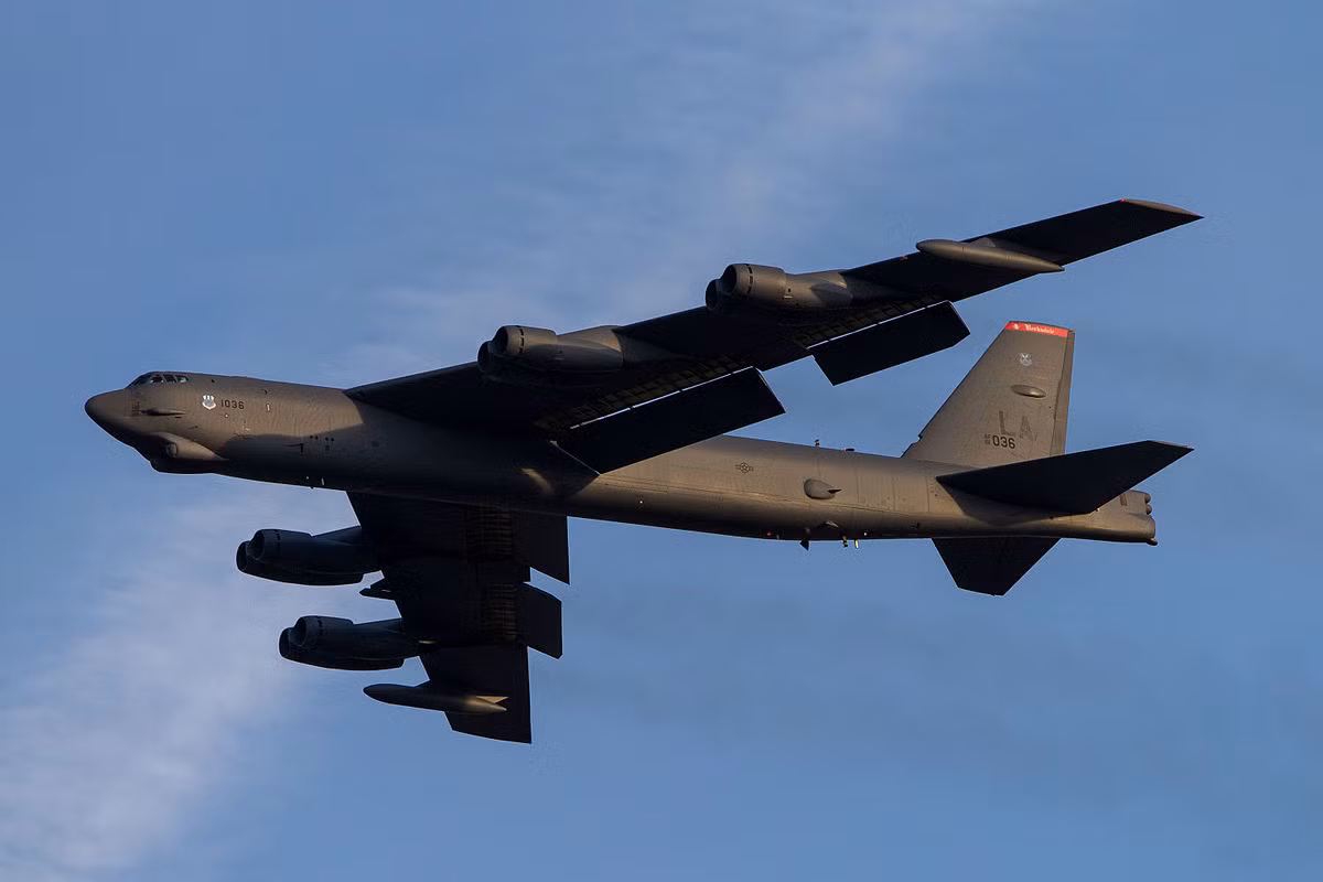 Còn theo mạng Plane Radar, khoảng 16h25 chiều 15/3 (giờ Moscow), một chiếc B-52H số hiệu 61-0009 đã tiến hành cuộc tấn công giả định vào căn cứ hạm đội Baltic, Liên bang Nga. Nguồn ảnh: Wikipedia