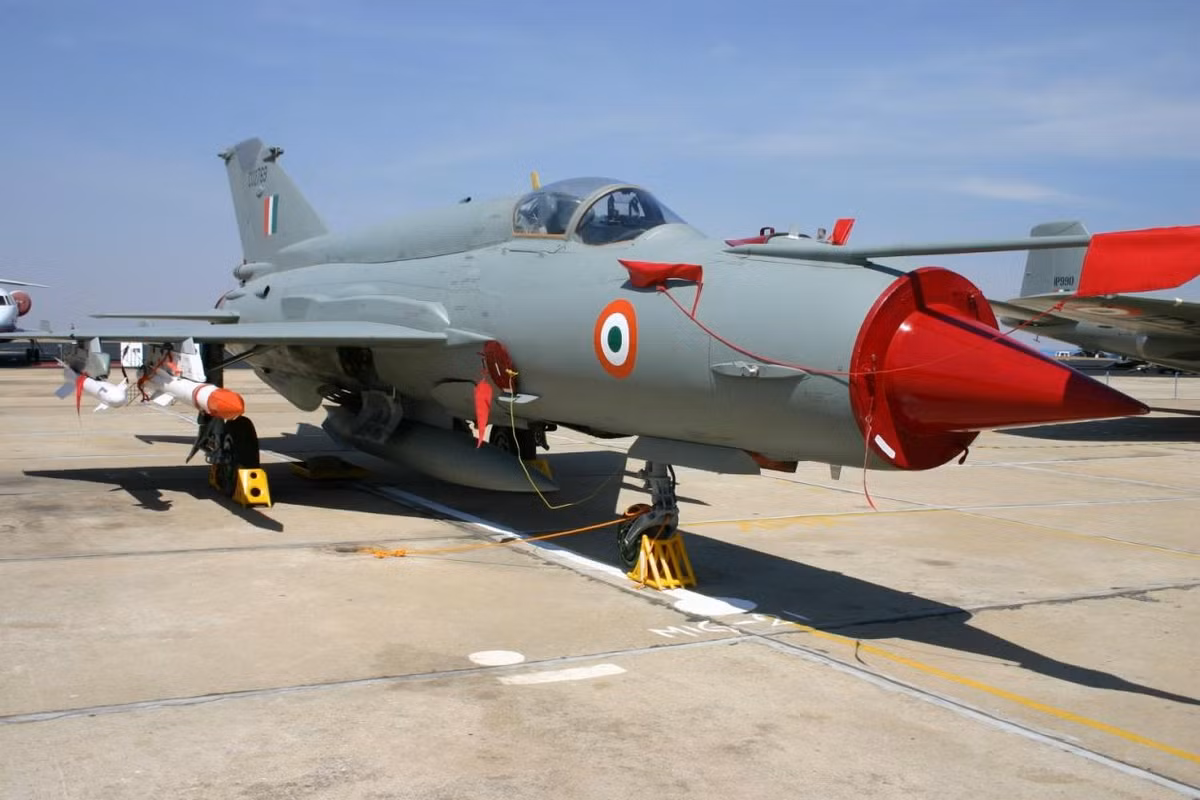 Cụ thể, tính tới năm 2025, toàn bộ 96 chiến đấu cơ MiG-21 sẽ chính thức ra khỏi biên chế Không quân Ấn Độ. Đa số các máy bay đều thuộc phiên bản hiện đại hóa Bison nhưng sẽ hết niên hại sử dụng trong vài năm tới. Nguồn ảnh: Wikipedia